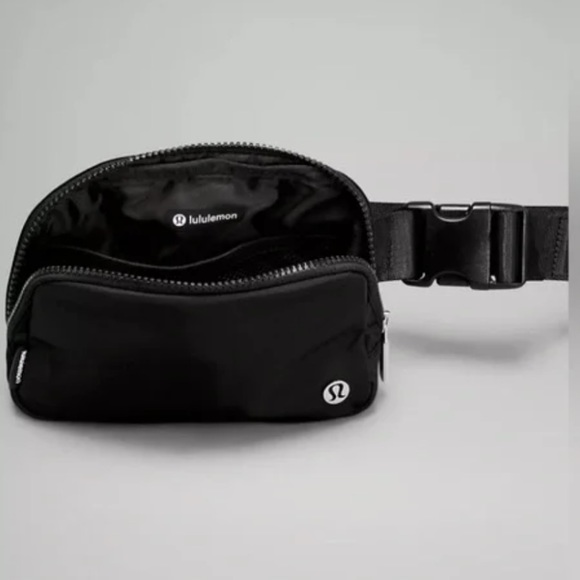 Lululemon Athletica Everywhere belt bag 1L, BLACK - Picture 5 of 13